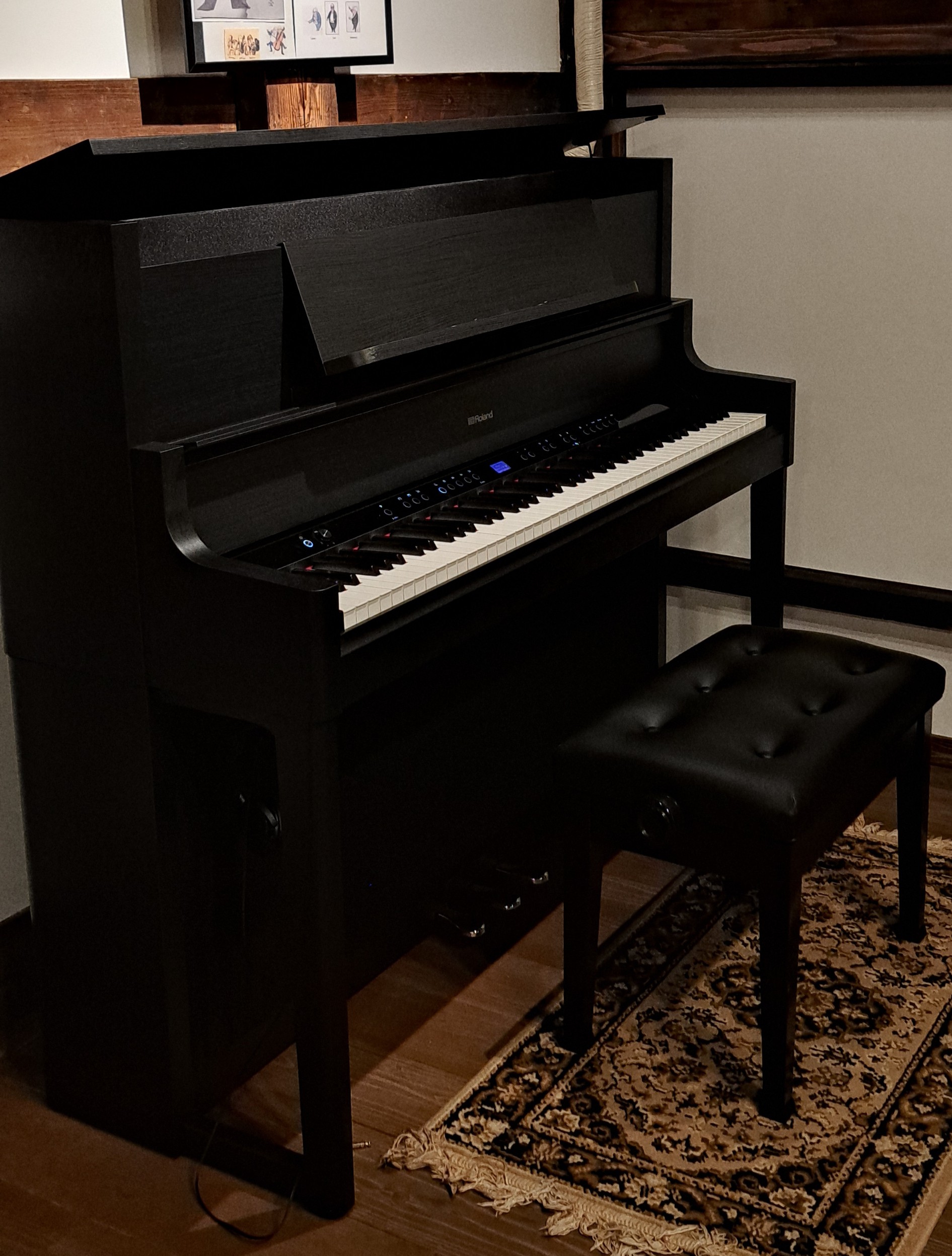 備品（電子ピアノローランドLX9）